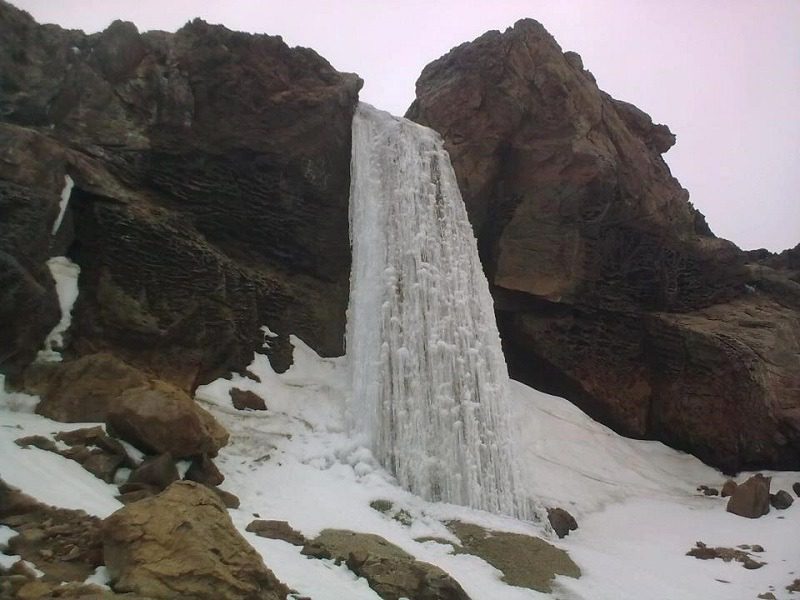 آبشار یخی پلور